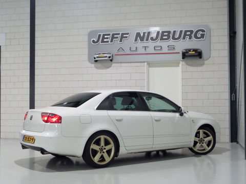 SEAT Exeo 2.0 TSI Sport "Origineel NL!" Apple-carplay Leer Bluetooth Navigatie Stoelverwarming Xenon Youngtimer "2e eigenaar"