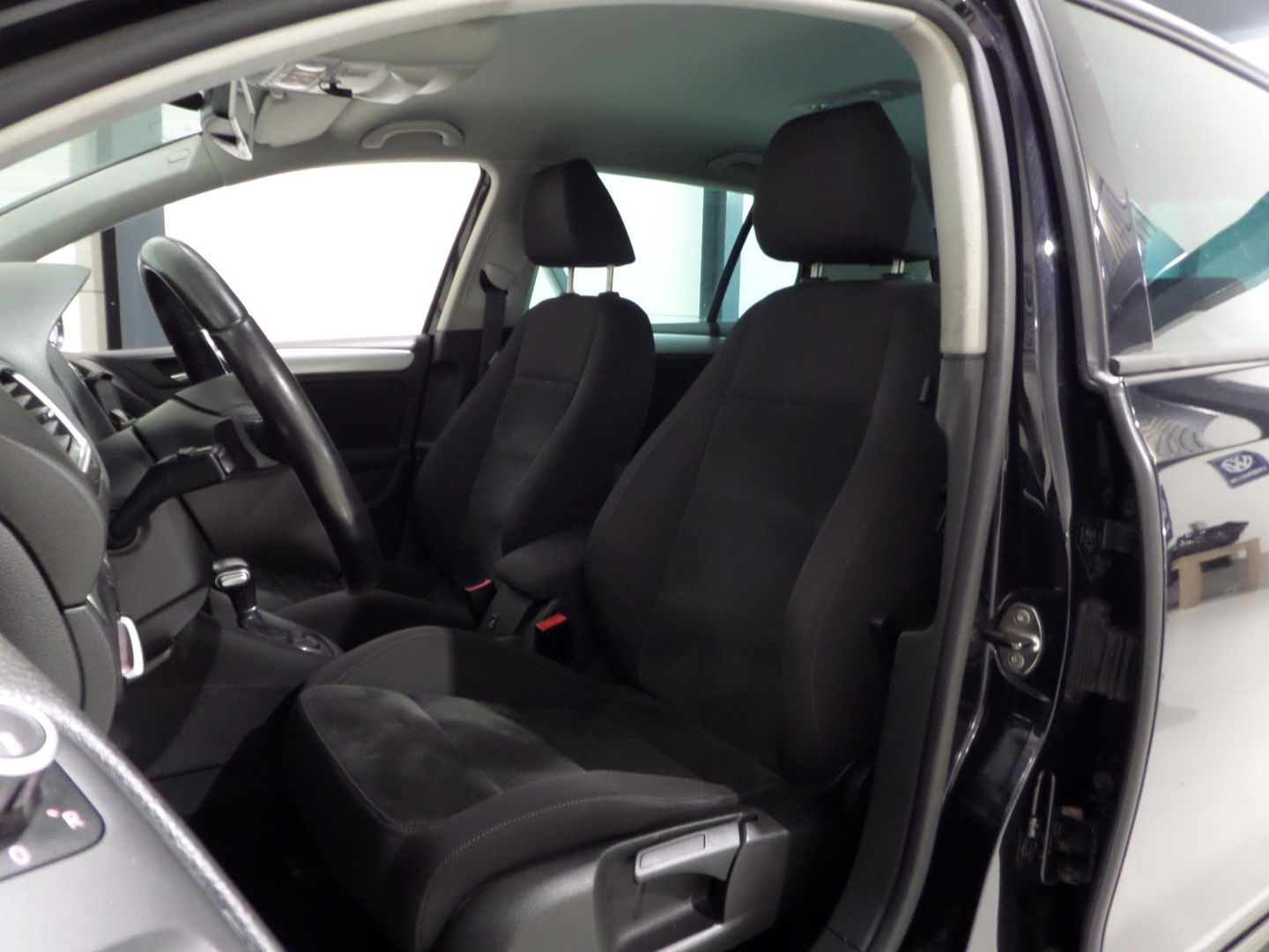 Volkswagen Golf 1.4 TSI DSG Highline "Origineel NL!" Automaat! Apple-Carplay Alcantara Trekhaak Youngtimer Navigatie Bluetooth