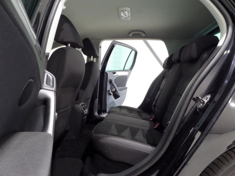 Volkswagen Golf 1.4 TSI DSG Highline "Origineel NL!" Automaat! Apple-Carplay Alcantara Trekhaak Youngtimer Navigatie Bluetooth