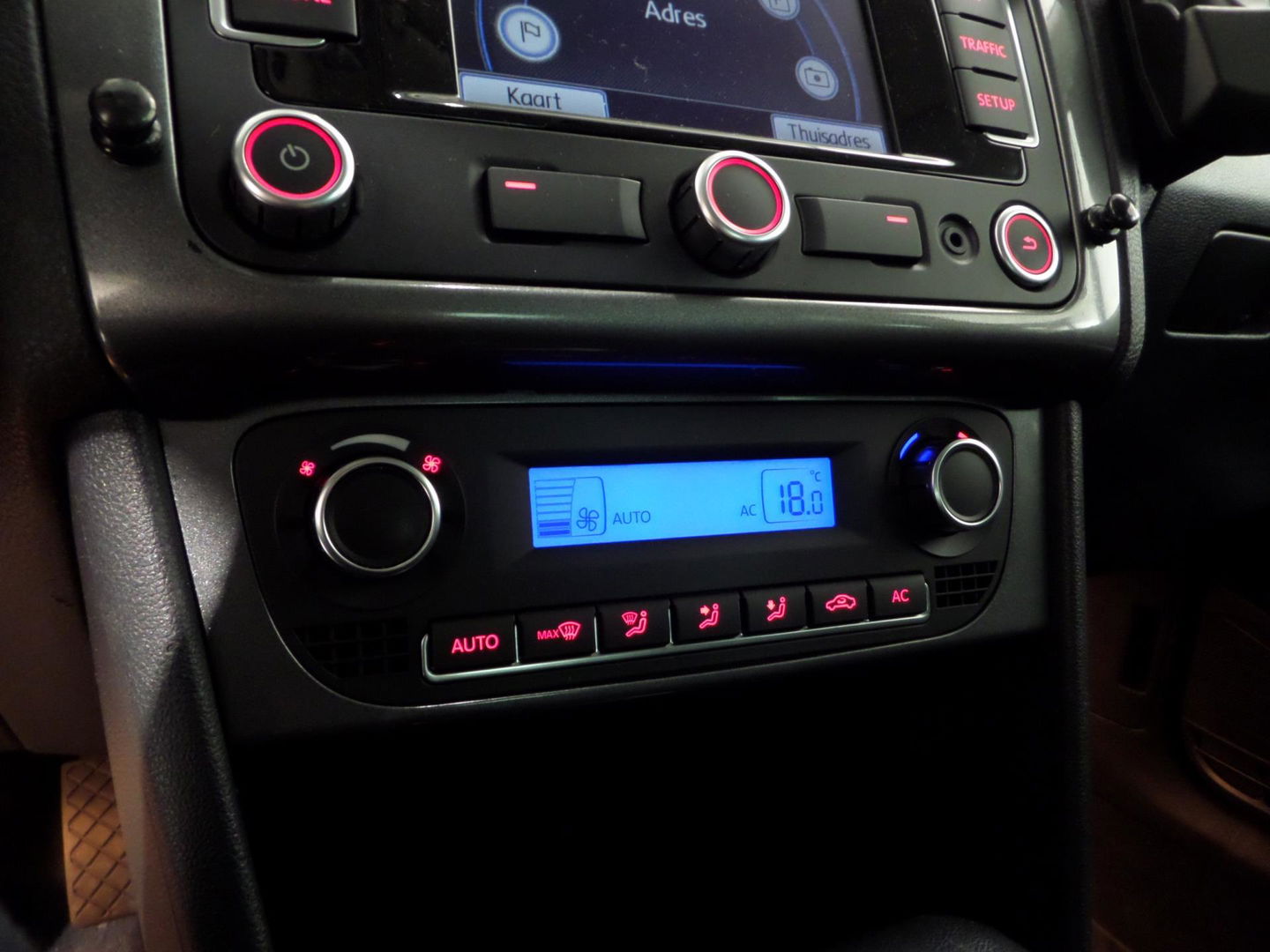 Volkswagen Polo 1.4-16V DSG Highline R-Line "Origineel NL!" Navigatie Bluetooth Cruise-control 17"Velgen Trekhaak Parkeersensoren