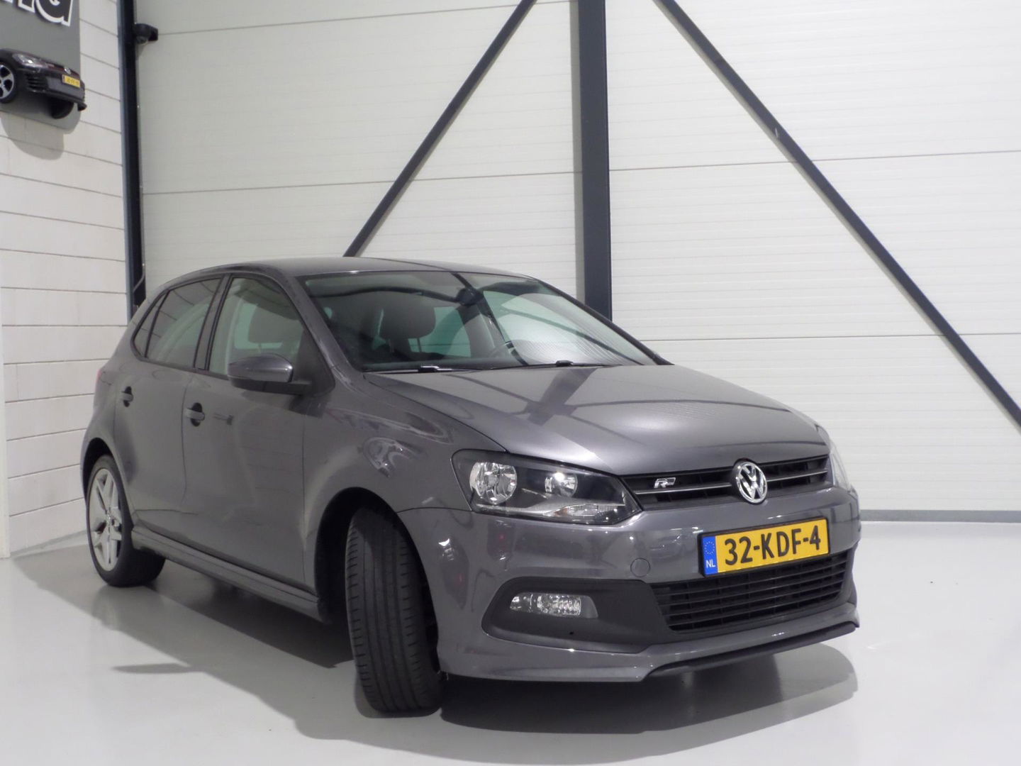 Volkswagen Polo 1.4-16V DSG Highline R-Line "Origineel NL!" Navigatie Bluetooth Cruise-control 17"Velgen Trekhaak Parkeersensoren