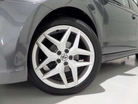 Volkswagen Polo 1.4-16V DSG Highline R-Line "Origineel NL!" Navigatie Bluetooth Cruise-control 17"Velgen Trekhaak Parkeersensoren