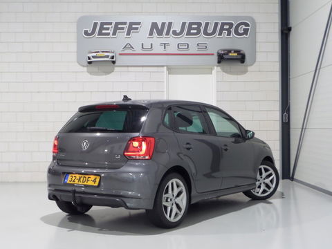 Volkswagen Polo 1.4-16V DSG Highline R-Line "Origineel NL!" Navigatie Bluetooth Cruise-control 17"Velgen Trekhaak Parkeersensoren