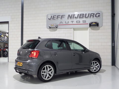 Volkswagen Polo 1.4-16V DSG Highline R-Line "Origineel NL!" Navigatie Bluetooth Cruise-control 17"Velgen Trekhaak Parkeersensoren