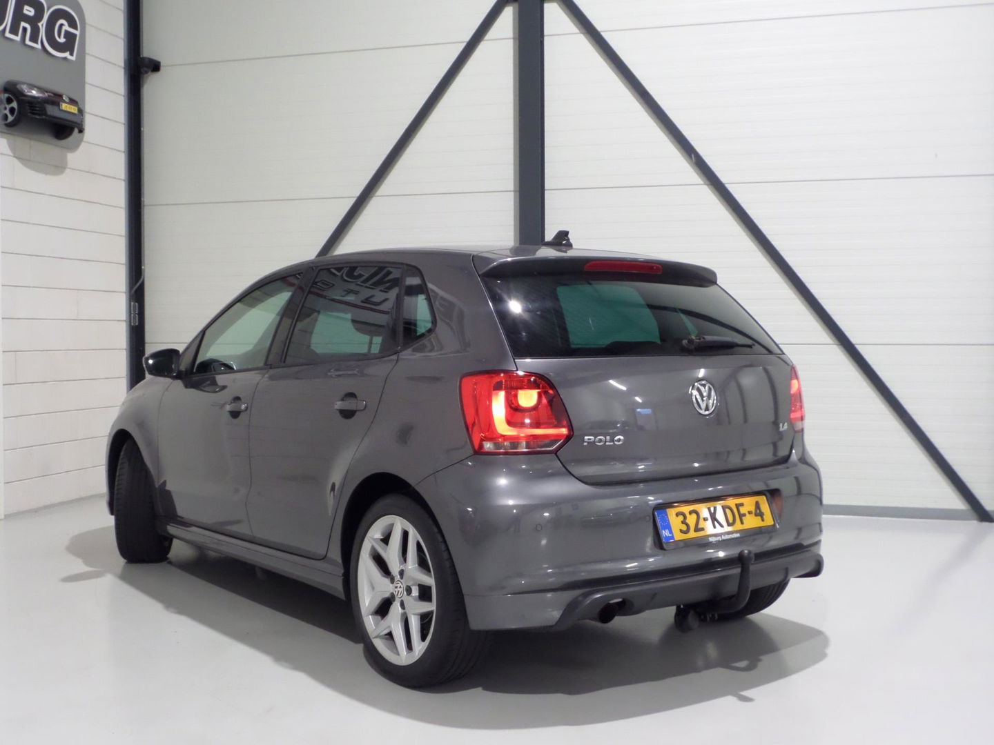 Volkswagen Polo 1.4-16V DSG Highline R-Line "Origineel NL!" Navigatie Bluetooth Cruise-control 17"Velgen Trekhaak Parkeersensoren