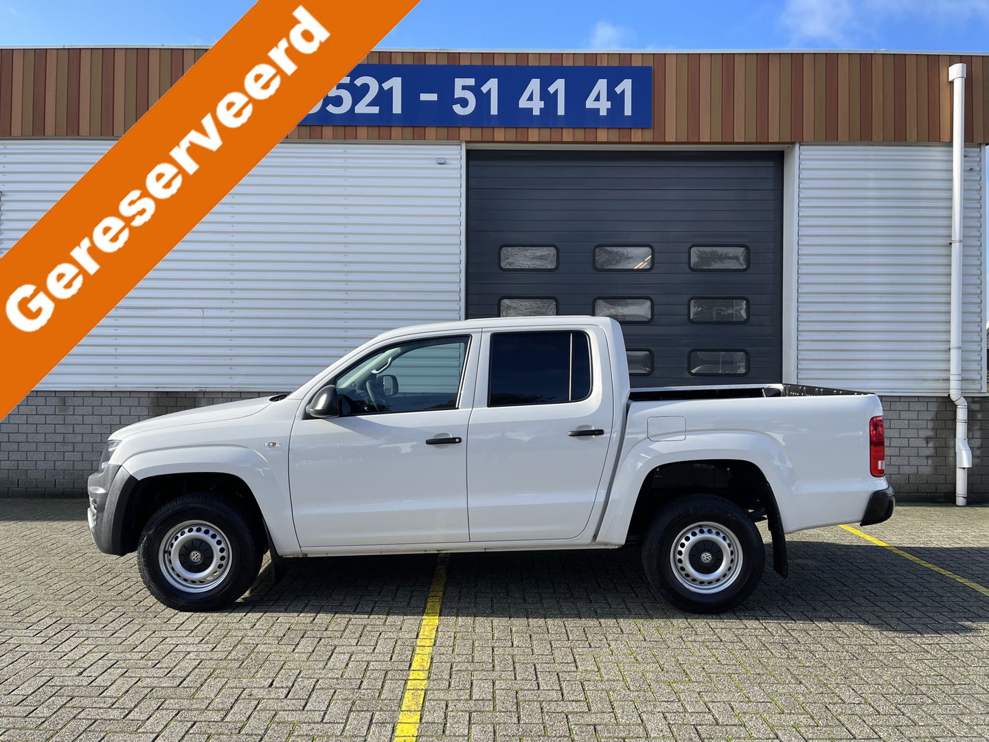 Volkswagen Amarok 3.0 TDI 164pk 4 Motion Plus Cab Trendline / 2 persoons / vaste prijs rijklaar € 19.950 ex btw / lease vanaf € / 4x4 / airco / mag 3000 kg trekken / euro 6 diesel / bpm vrij