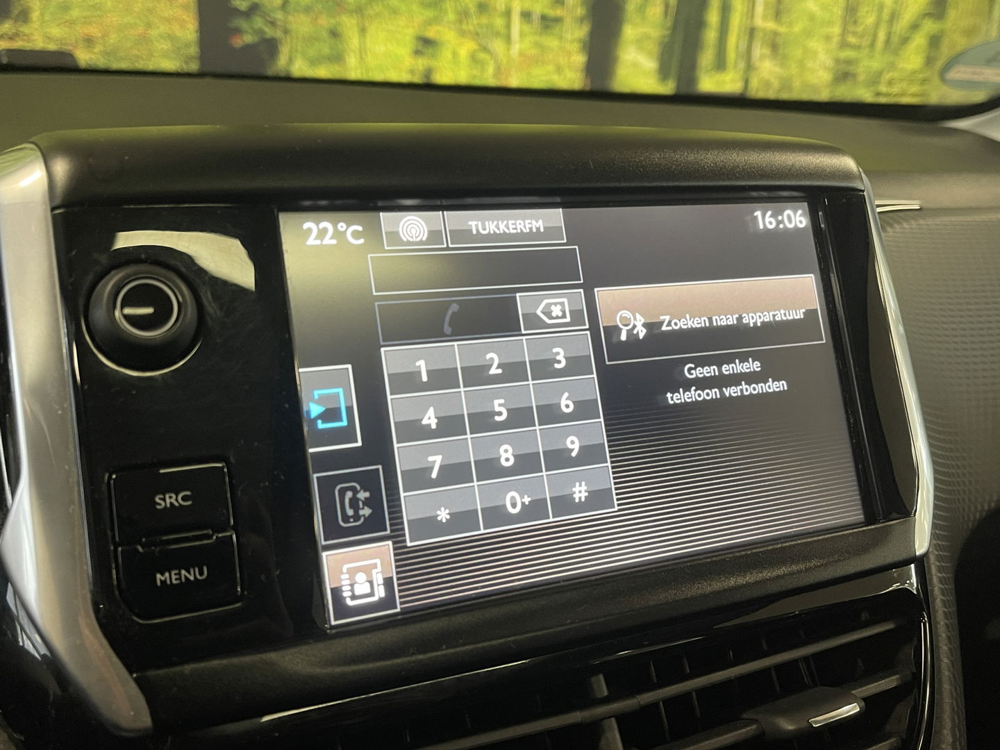 Peugeot 2008 1.2 PureTech Allure | Panoramadak | 16'' Lichtmetaal | Parkeersensoren achter | Airconditioning | Elektrische ramen | Automatische verlichting |