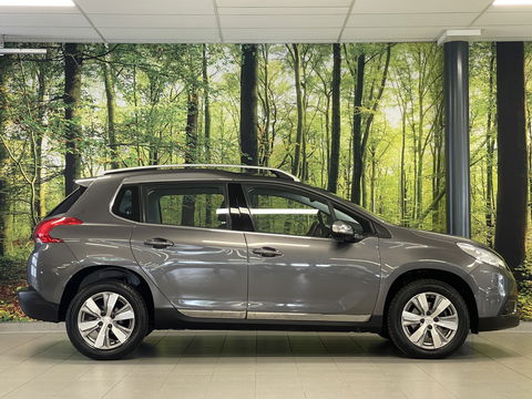 Peugeot 2008 1.2 PureTech Allure | Panoramadak | 16'' Lichtmetaal | Parkeersensoren achter | Airconditioning | Elektrische ramen | Automatische verlichting |