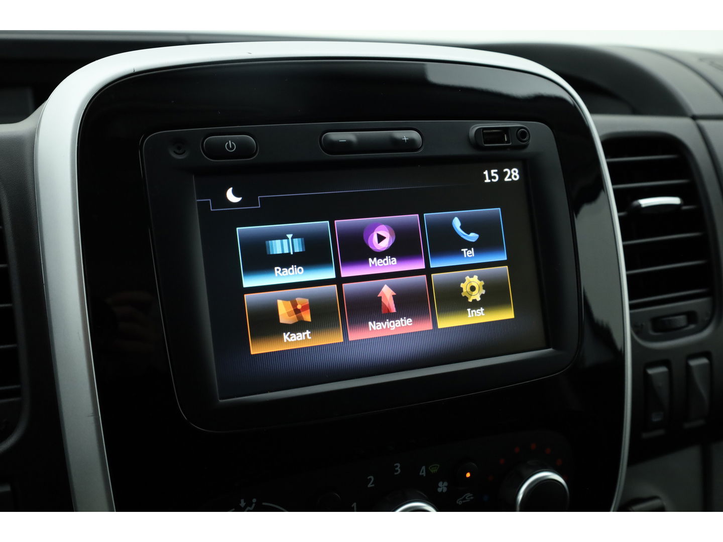 Renault Trafic 2.0 dCi 120pk L2H1 Comfort | 3pers. | Navi | Cruise | PDC | LED