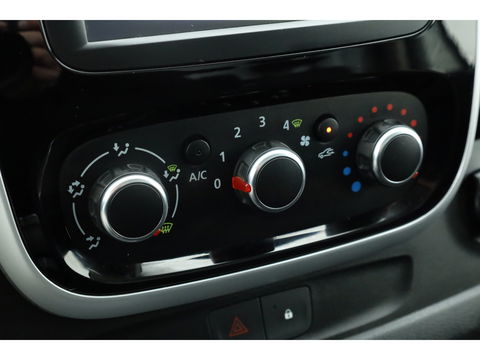Renault Trafic 2.0 dCi 120pk L2H1 Comfort | 3pers. | Navi | Cruise | PDC | LED