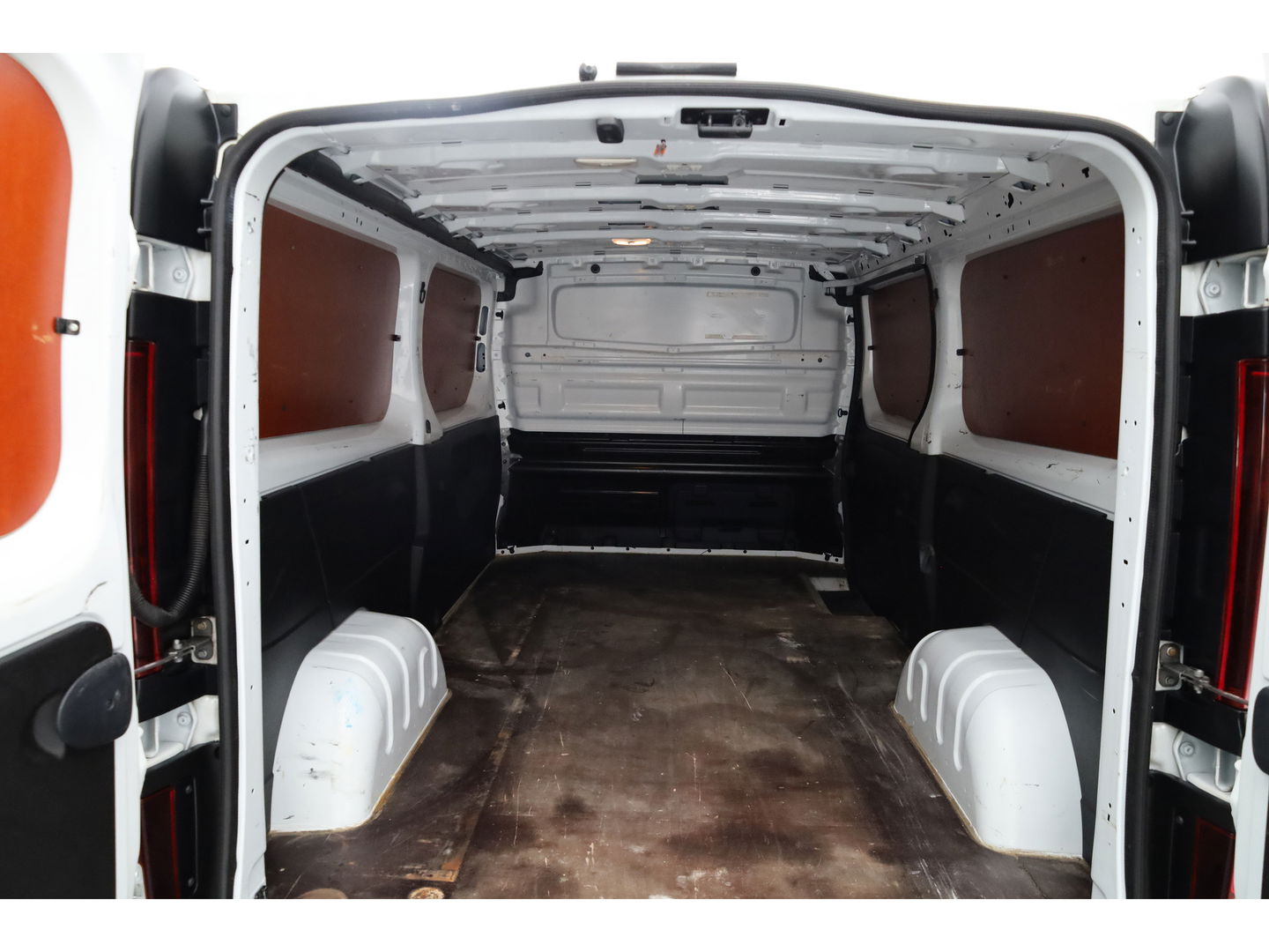 Renault Trafic 2.0 dCi 120pk L2H1 Comfort | 3pers. | Navi | Cruise | PDC | LED