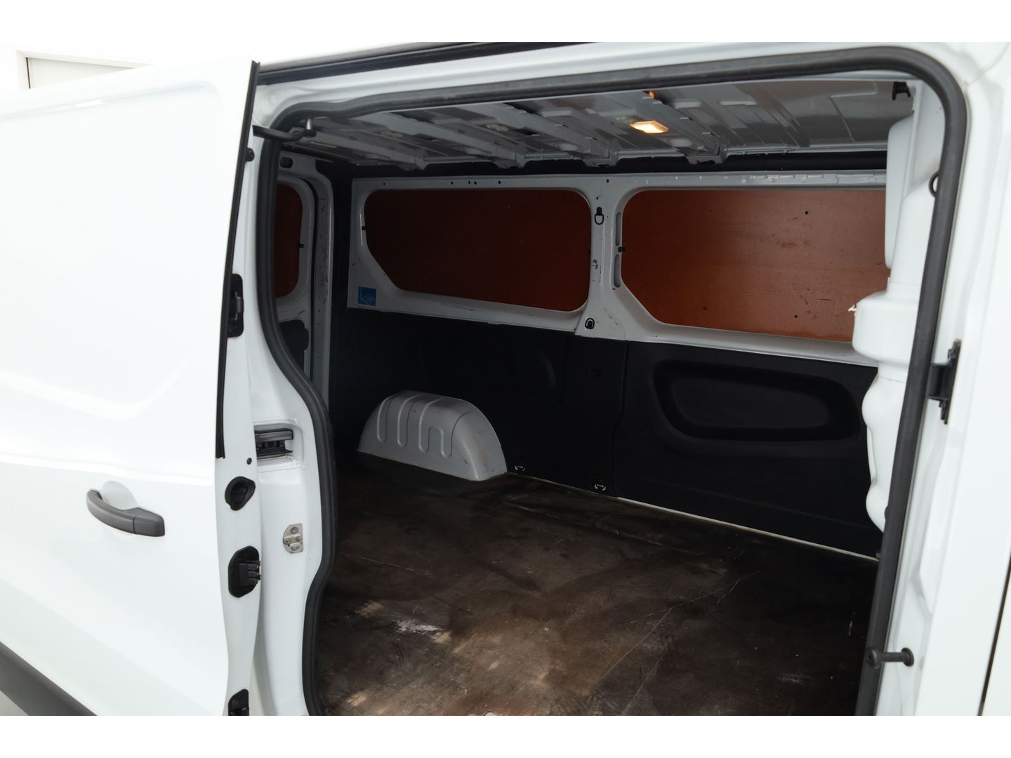 Renault Trafic 2.0 dCi 120pk L2H1 Comfort | 3pers. | Navi | Cruise | PDC | LED