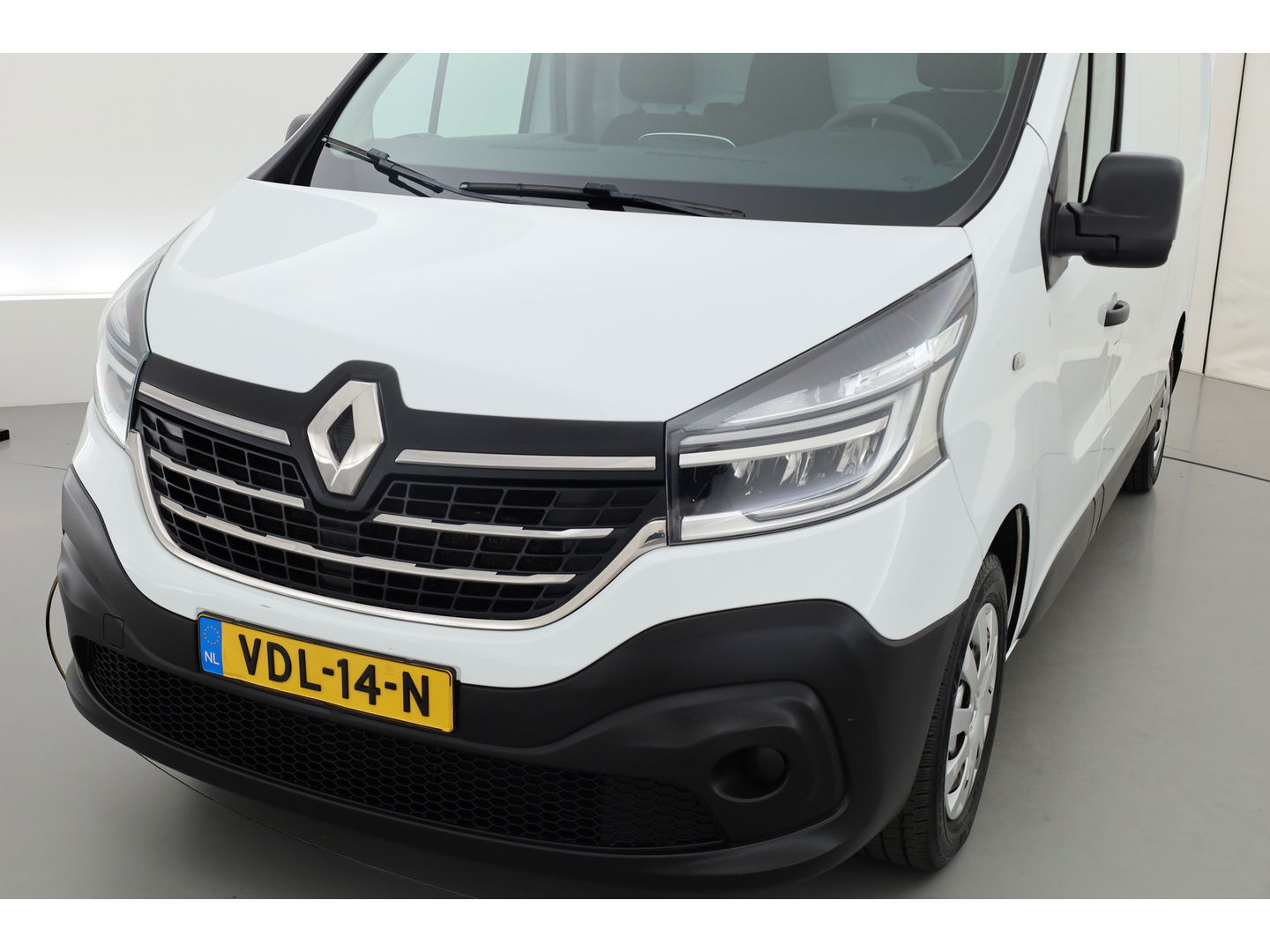 Renault Trafic 2.0 dCi 120pk L2H1 Comfort | 3pers. | Navi | Cruise | PDC | LED