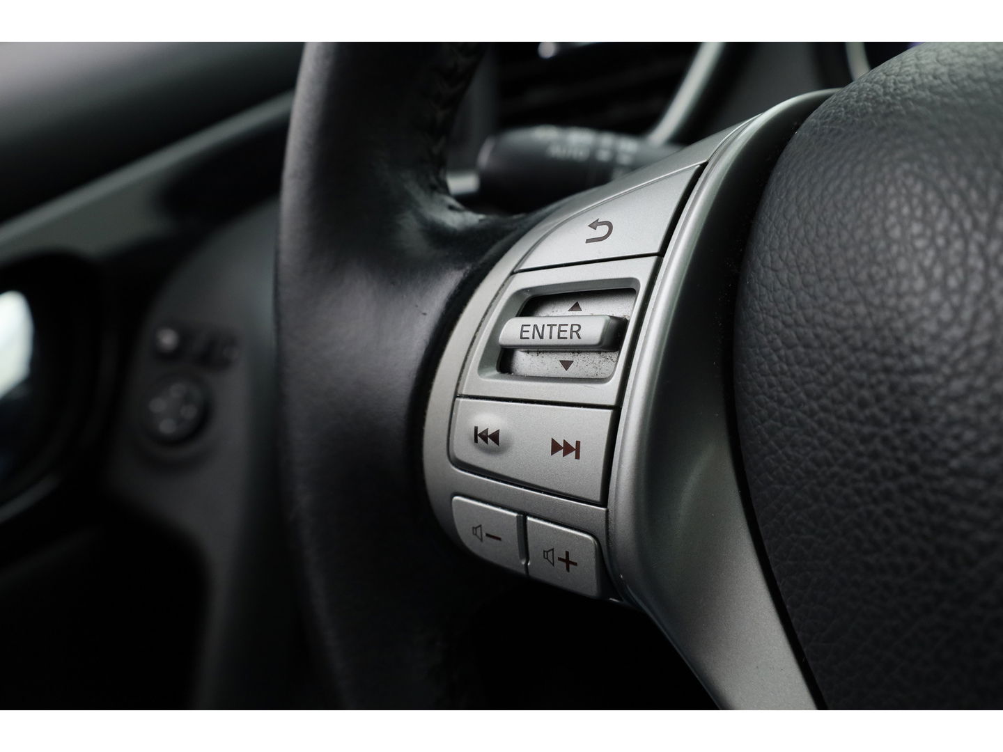 Nissan QASHQAI 1.2 Acenta | Pano | Trekhaak | 360cam | Navi | Cruise