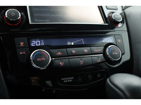 Nissan QASHQAI 1.2 Acenta | Pano | Trekhaak | 360cam | Navi | Cruise