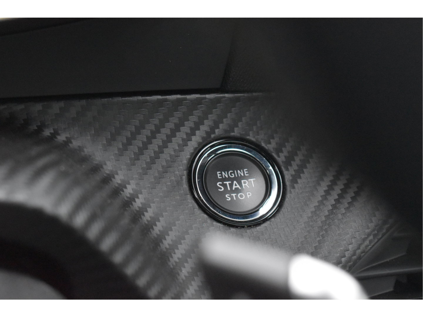 Peugeot 208 1.2 PureTech GT-Line 131 pk Pack Connect | Pano.dak | Camera | Stoelverwarming | Caplary | DAB | LM-Velgen | Full LED