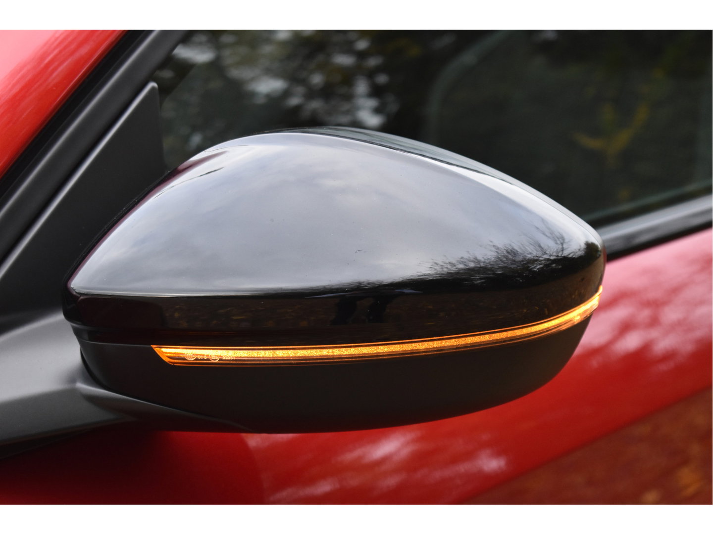 Peugeot 208 1.2 PureTech GT-Line 131 pk Pack Connect | Pano.dak | Camera | Stoelverwarming | Caplary | DAB | LM-Velgen | Full LED