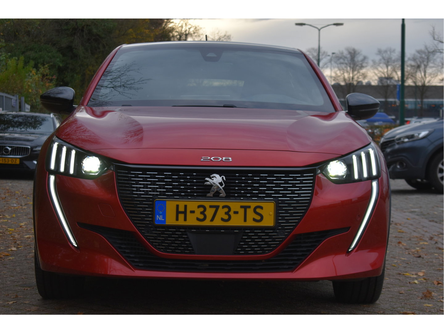 Peugeot 208 1.2 PureTech GT-Line 131 pk Pack Connect | Pano.dak | Camera | Stoelverwarming | Caplary | DAB | LM-Velgen | Full LED