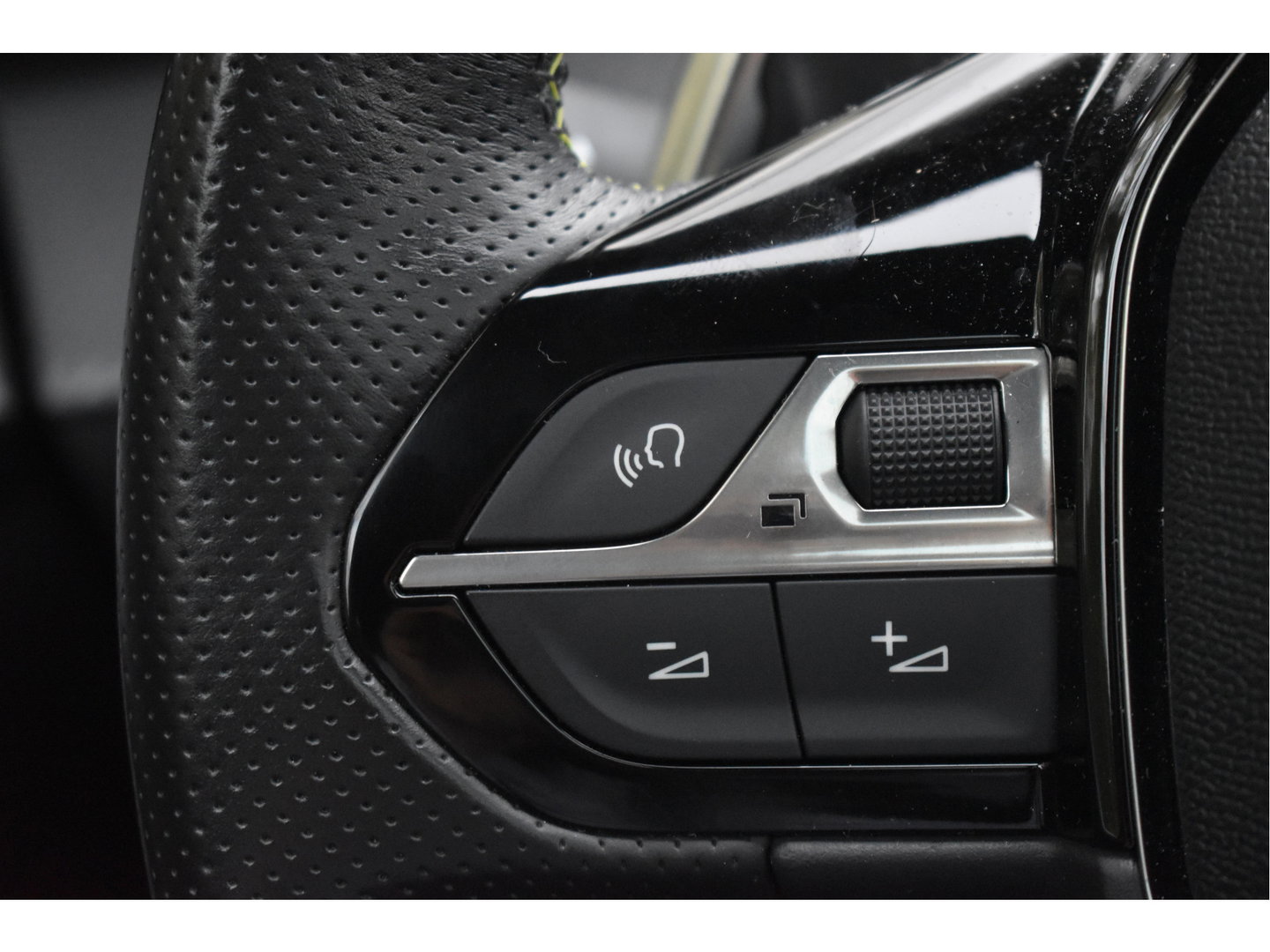 Peugeot 208 1.2 PureTech GT-Line 131 pk Pack Connect | Pano.dak | Camera | Stoelverwarming | Caplary | DAB | LM-Velgen | Full LED