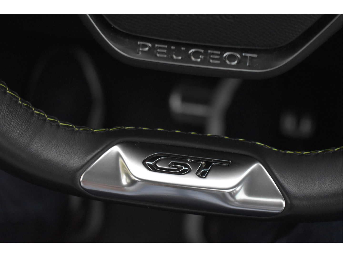 Peugeot 208 1.2 PureTech GT-Line 131 pk Pack Connect | Pano.dak | Camera | Stoelverwarming | Caplary | DAB | LM-Velgen | Full LED