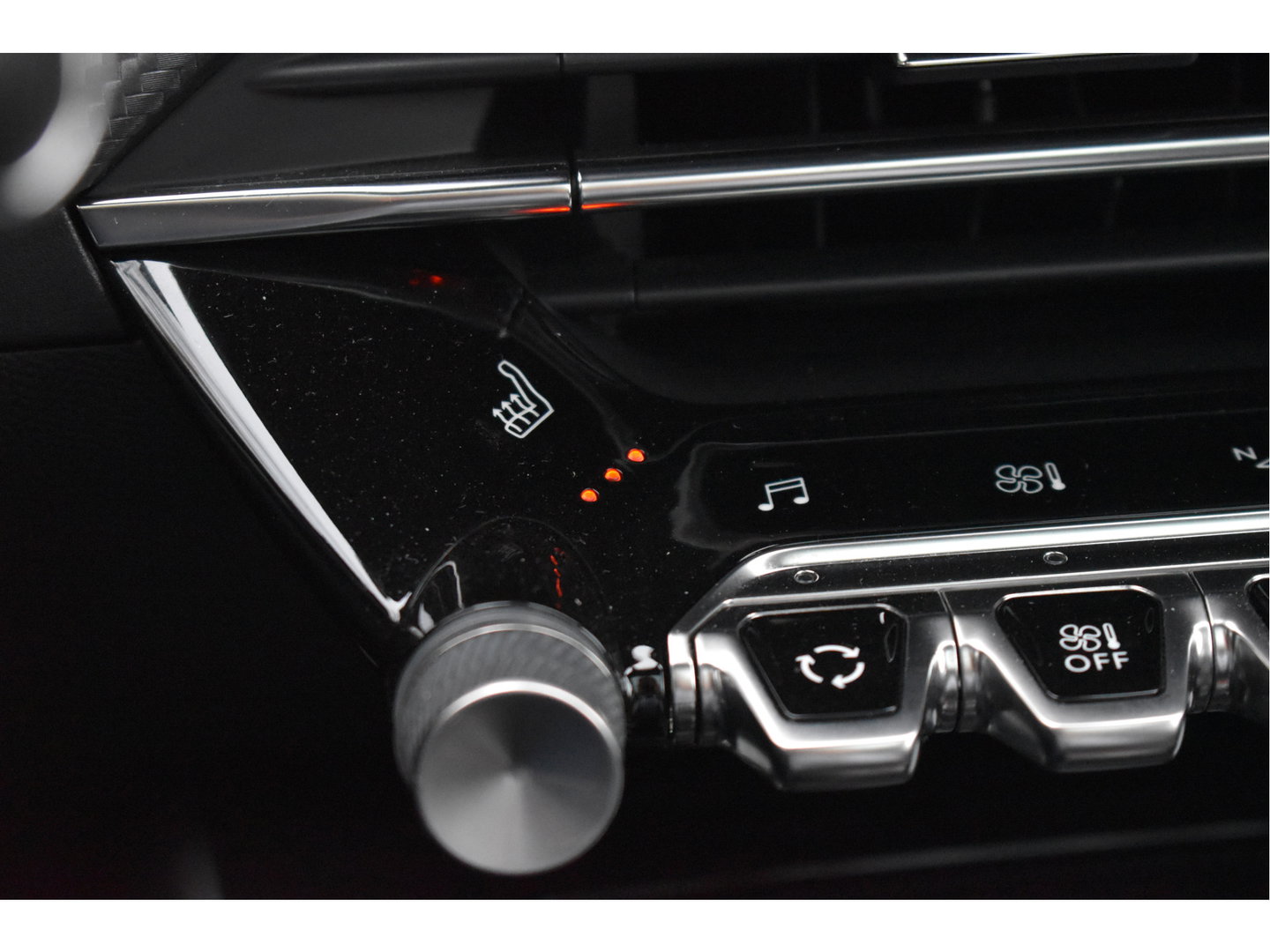 Peugeot 208 1.2 PureTech GT-Line 131 pk Pack Connect | Pano.dak | Camera | Stoelverwarming | Caplary | DAB | LM-Velgen | Full LED