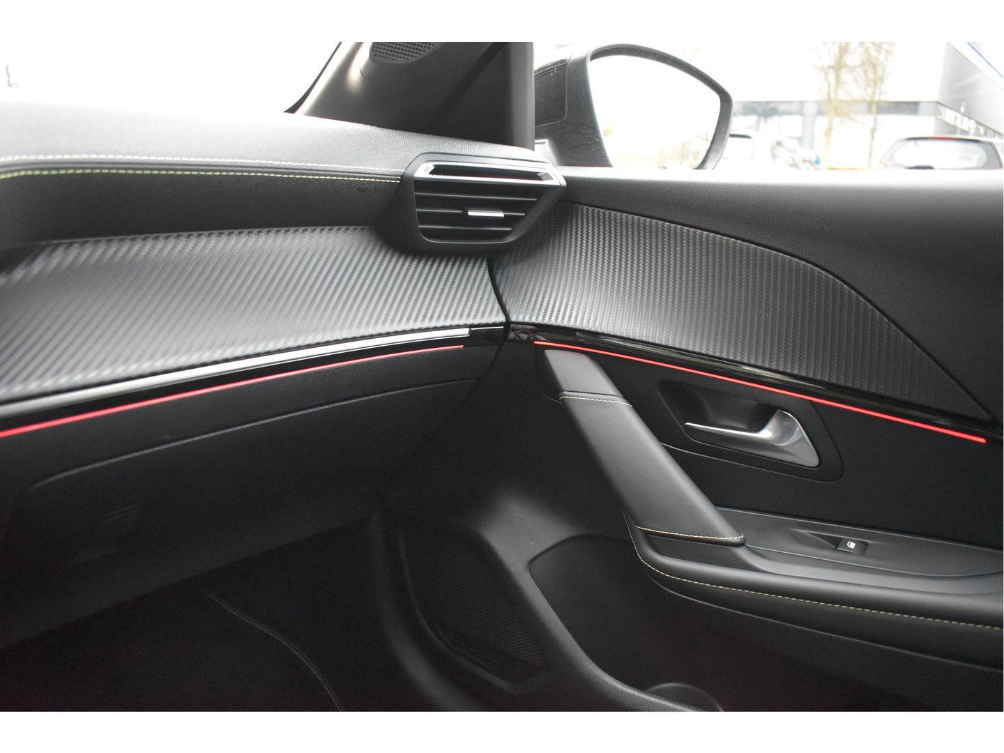 Peugeot 208 1.2 PureTech GT-Line 131 pk Pack Connect | Pano.dak | Camera | Stoelverwarming | Caplary | DAB | LM-Velgen | Full LED