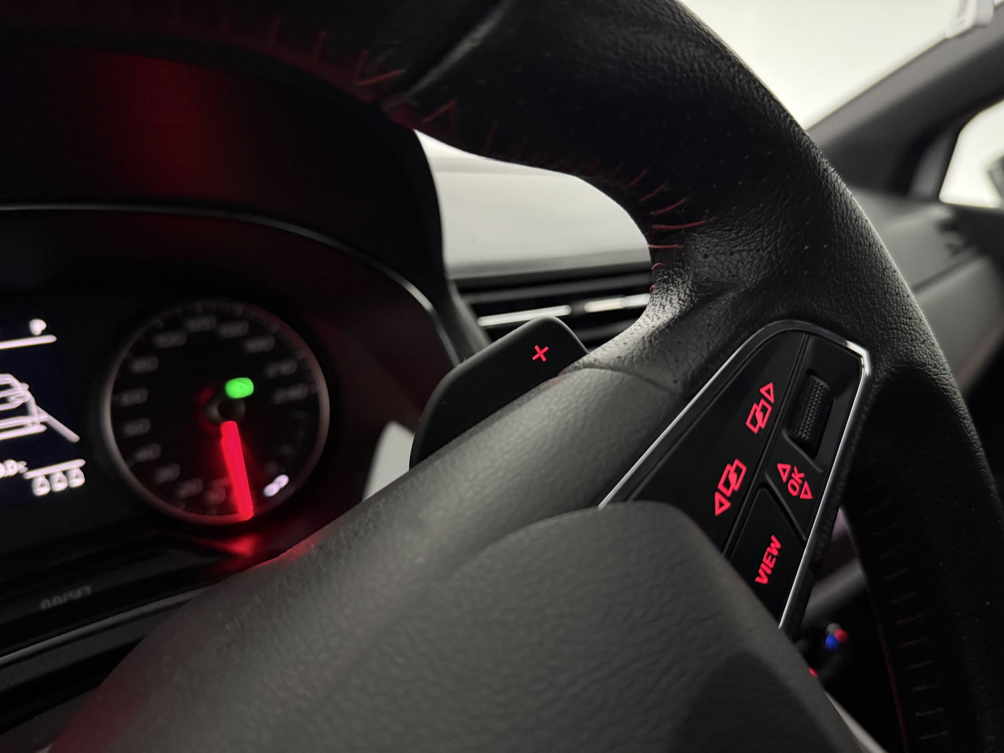 SEAT Arona 1.0 TSI FR Business Intense | Camera | Adap. Cruise | Trekh. | Stoelverw. | Sfeer | Keyless | Navi | NAP