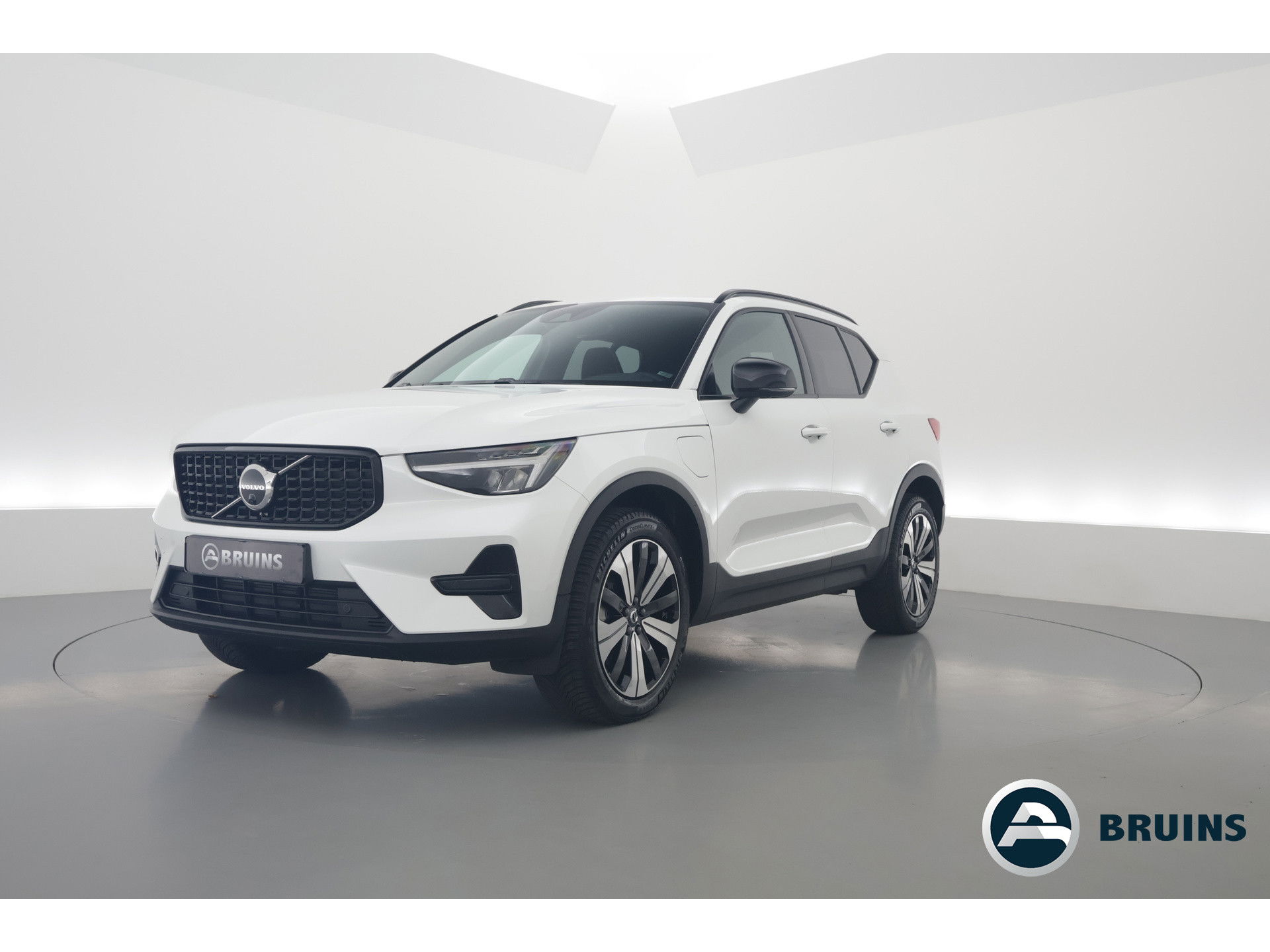Volvo XC40 1.5 T4 Plug-in hybrid Plus Dark | 360 camera | H&K Audio | Elek. Stoelen |  Adap. cruise | Blis |