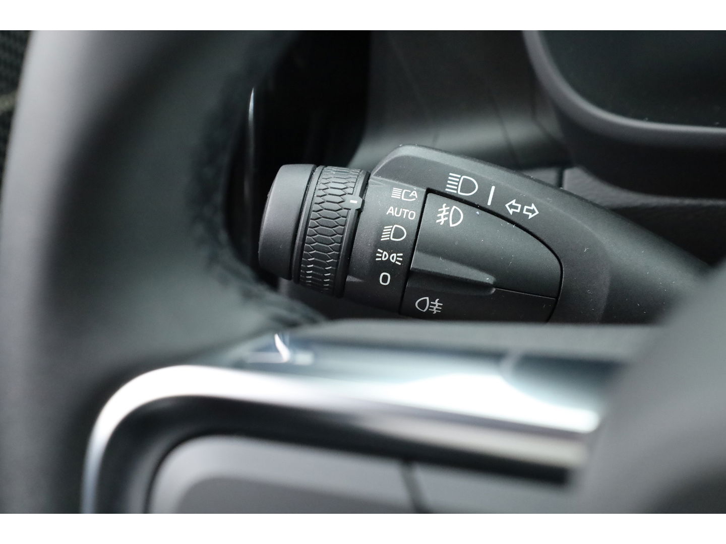 Volvo XC40 1.5 T4 Plug-in hybrid Plus Dark | 360 camera | H&K Audio | Elek. Stoelen |  Adap. cruise | Blis |