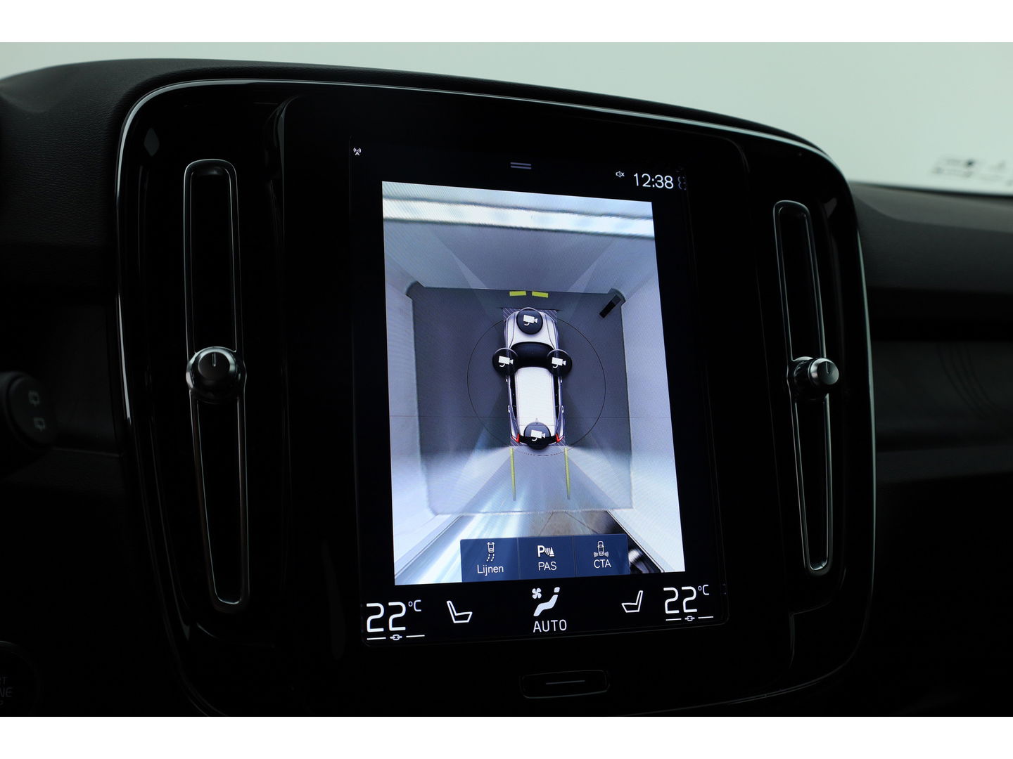 Volvo XC40 1.5 T4 Plug-in hybrid Plus Dark | 360 camera | H&K Audio | Elek. Stoelen |  Adap. cruise | Blis |