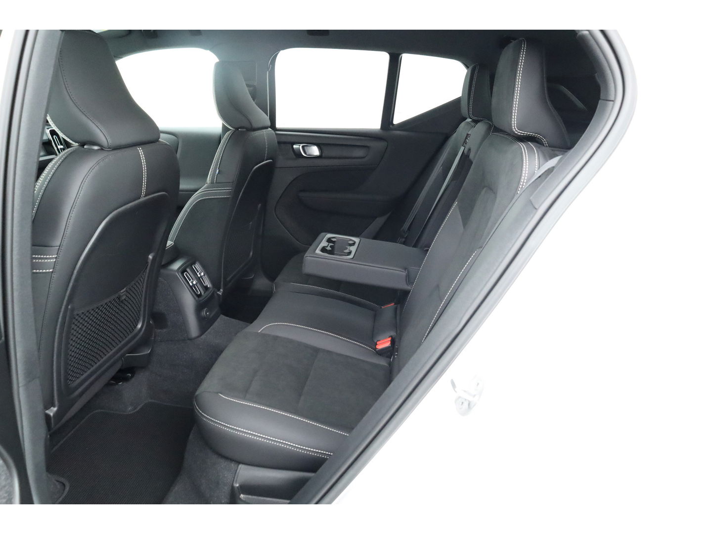 Volvo XC40 1.5 T4 Plug-in hybrid Plus Dark | 360 camera | H&K Audio | Elek. Stoelen |  Adap. cruise | Blis |