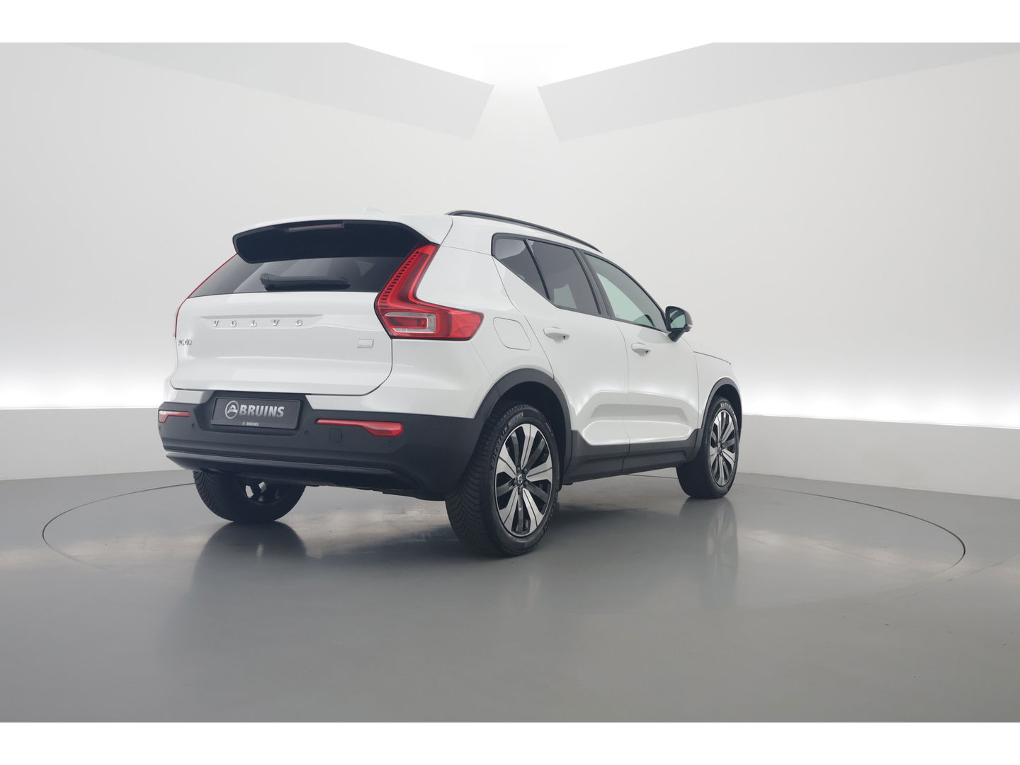 Volvo XC40 1.5 T4 Plug-in hybrid Plus Dark | 360 camera | H&K Audio | Elek. Stoelen |  Adap. cruise | Blis |