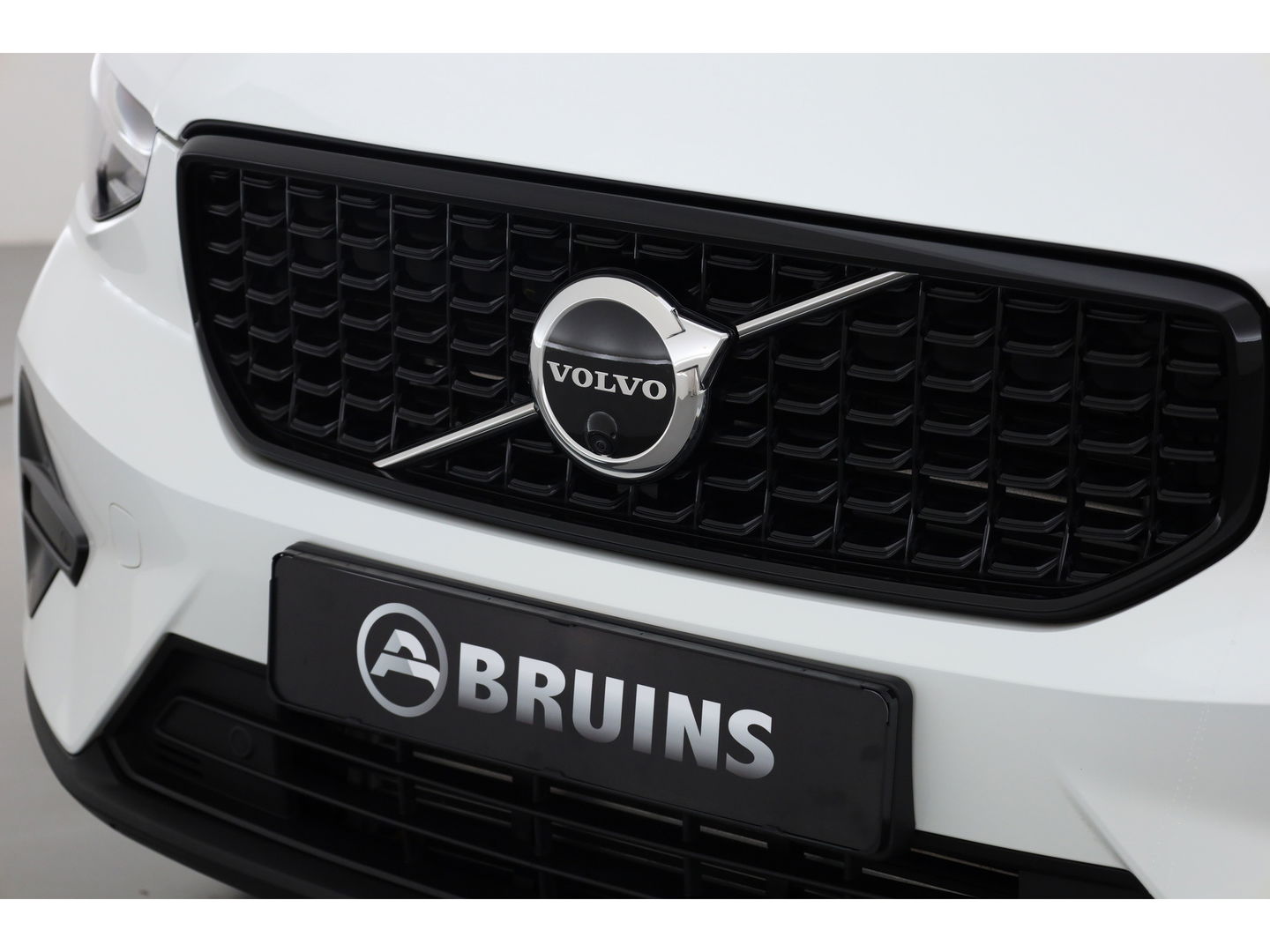 Volvo XC40 1.5 T4 Plug-in hybrid Plus Dark | 360 camera | H&K Audio | Elek. Stoelen |  Adap. cruise | Blis |