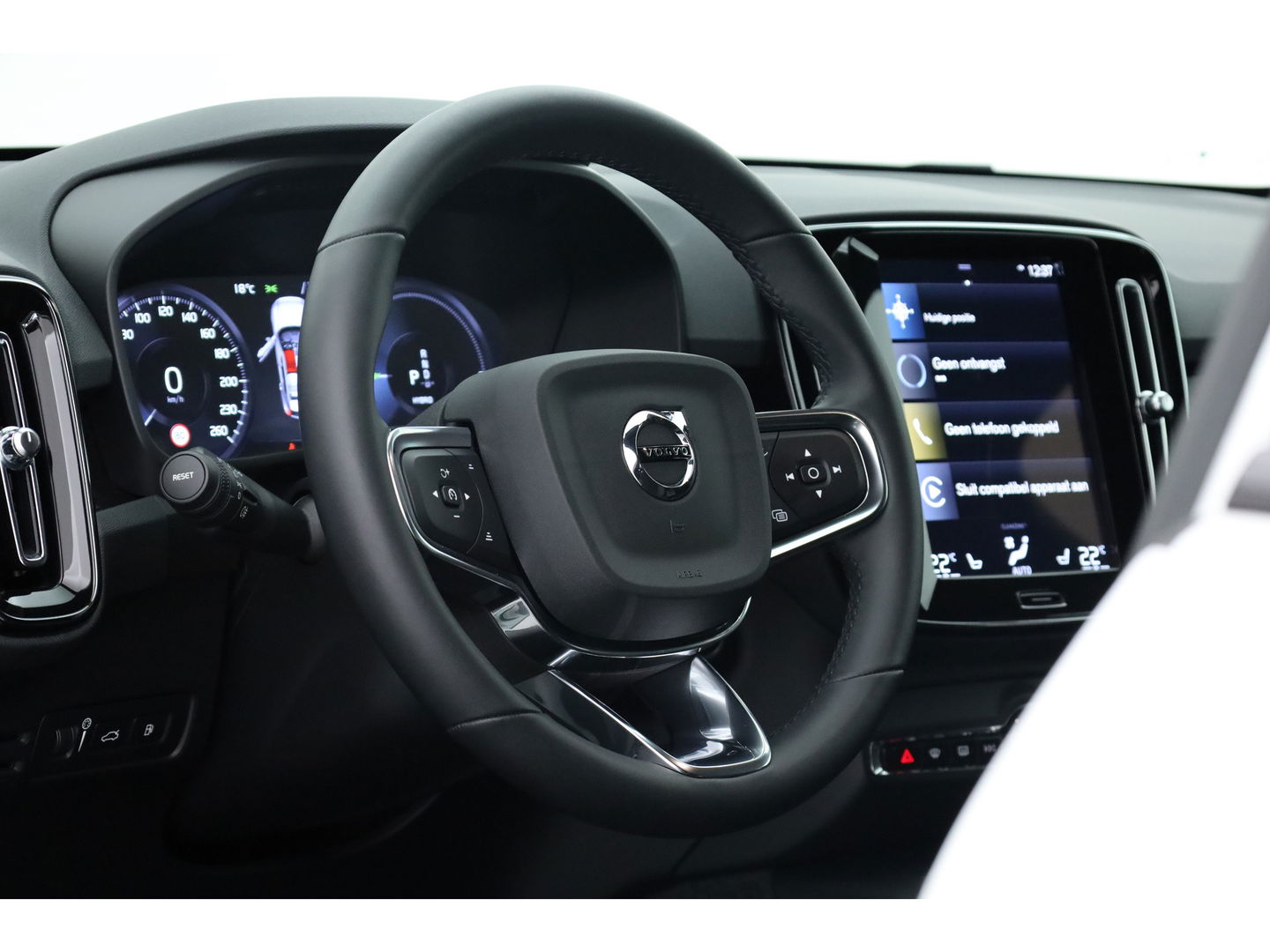 Volvo XC40 1.5 T4 Plug-in hybrid Plus Dark | 360 camera | H&K Audio | Elek. Stoelen |  Adap. cruise | Blis |