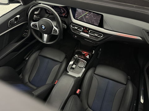 BMW 1-serie 118i High Executive 141PK | Pano | Virtual | Sfeerverl | Carplay | Trekh. | Parkeersens. | NAP