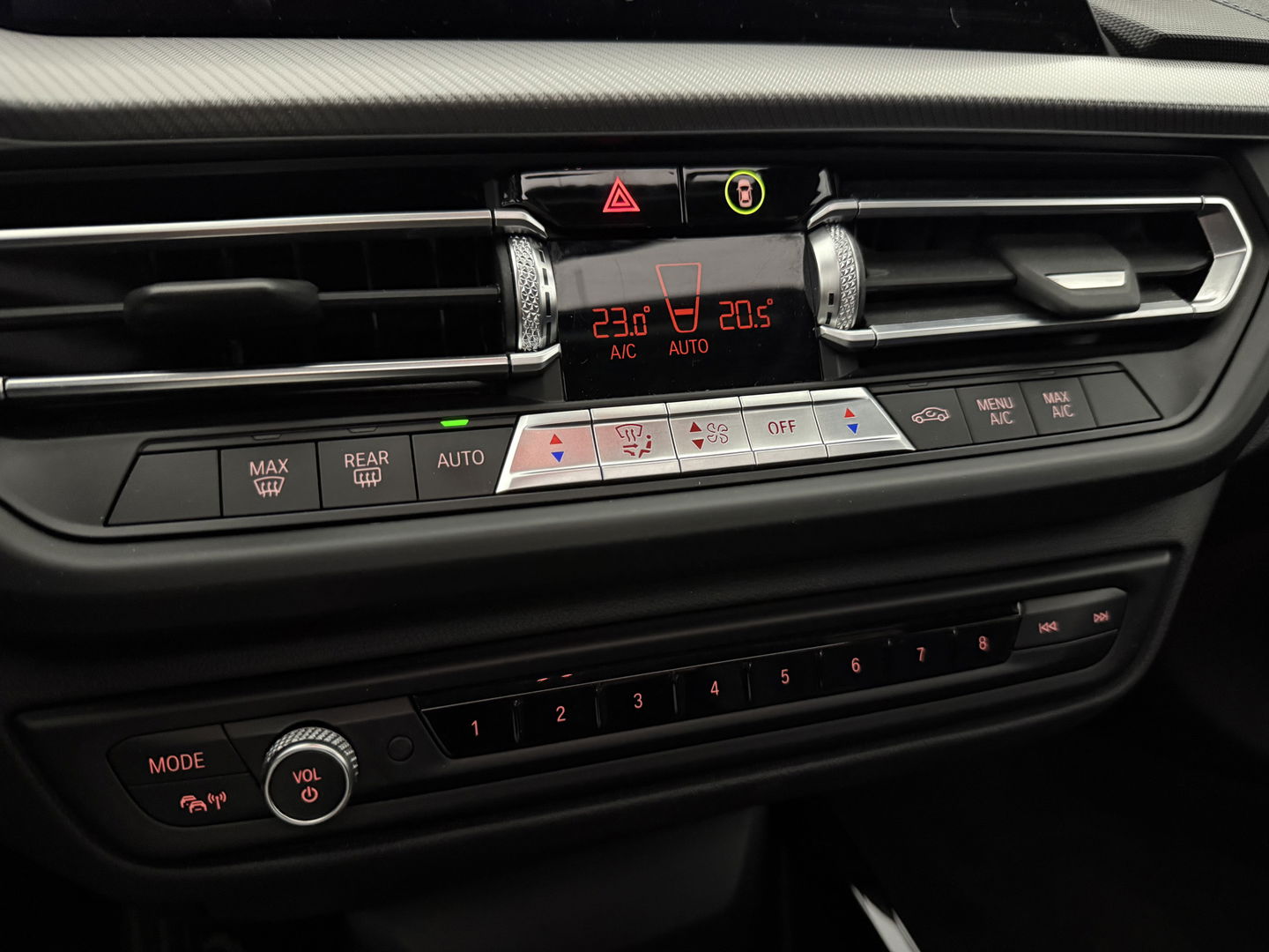 BMW 1-serie 118i High Executive 141PK | Pano | Virtual | Sfeerverl | Carplay | Trekh. | Parkeersens. | NAP