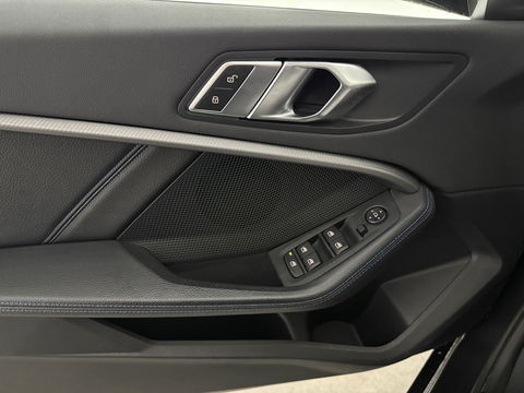 BMW 1-serie 118i High Executive 141PK | Pano | Virtual | Sfeerverl | Carplay | Trekh. | Parkeersens. | NAP