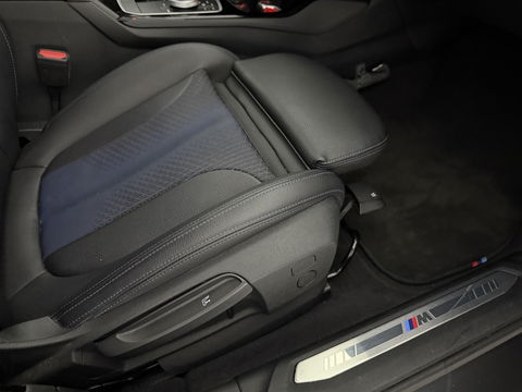 BMW 1-serie 118i High Executive 141PK | Pano | Virtual | Sfeerverl | Carplay | Trekh. | Parkeersens. | NAP