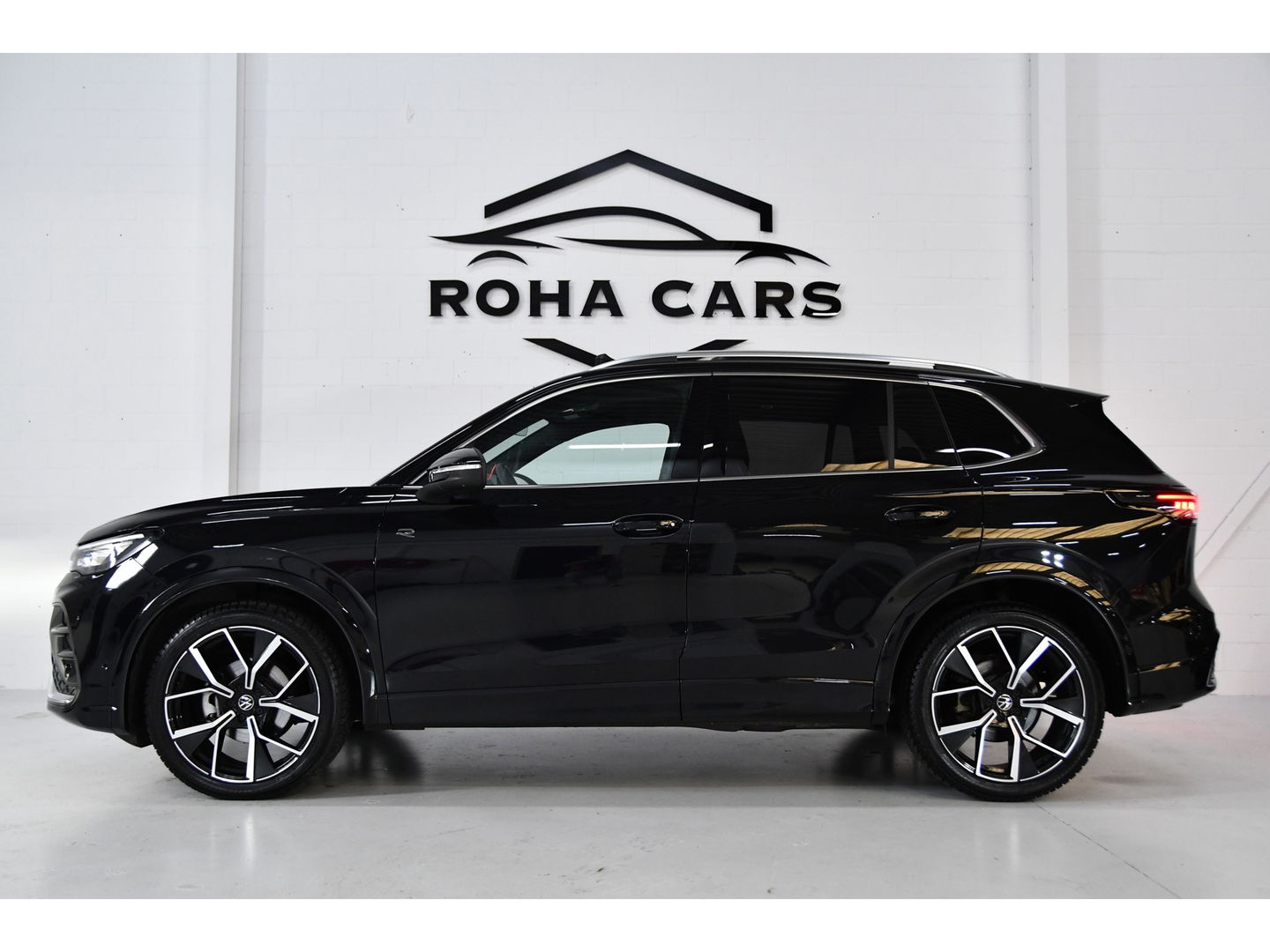 Volkswagen Tiguan 1.5 eTSI R-Line Pano/H&K/Iq-light/HUD/Massage