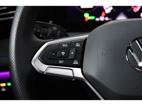 Volkswagen Tiguan 1.5 eTSI R-Line Pano/H&K/Iq-light/HUD/Massage