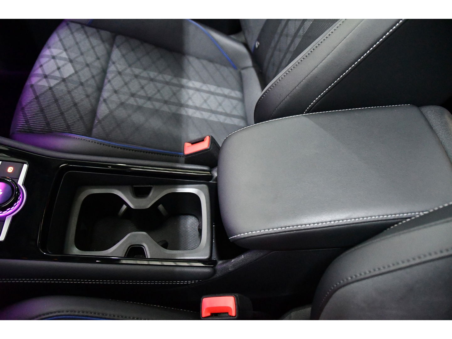 Volkswagen Tiguan 1.5 eTSI R-Line Pano/H&K/Iq-light/HUD/Massage