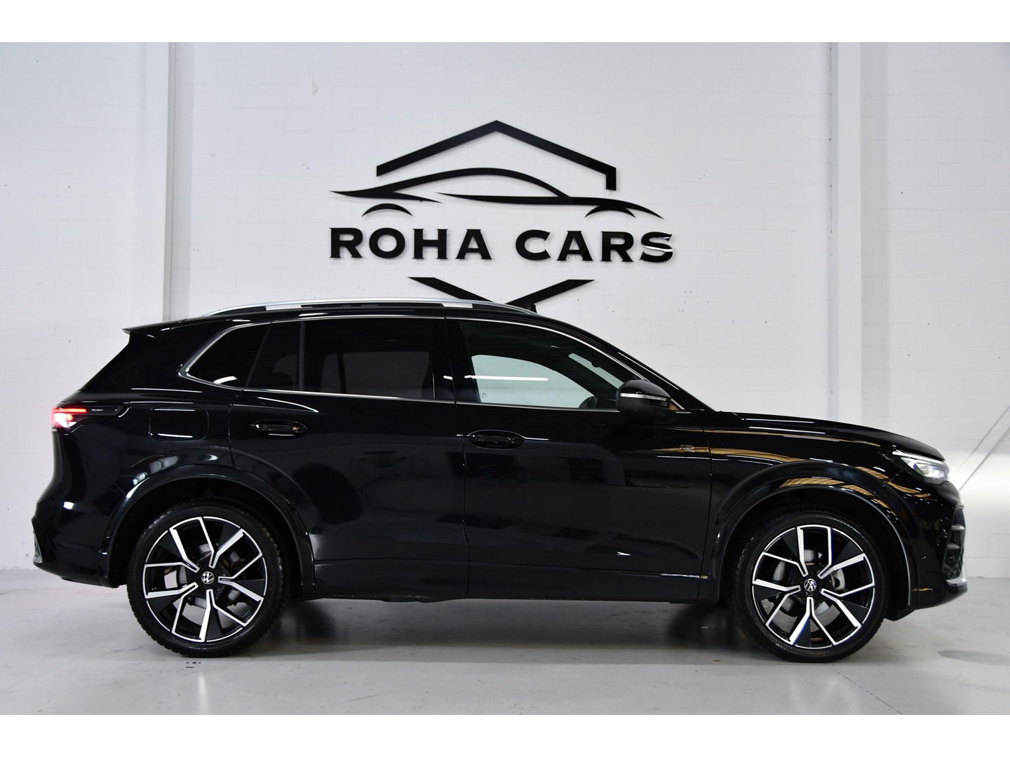 Volkswagen Tiguan 1.5 eTSI R-Line Pano/H&K/Iq-light/HUD/Massage