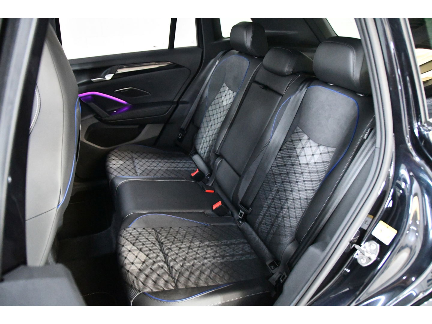 Volkswagen Tiguan 1.5 eTSI R-Line Pano/H&K/Iq-light/HUD/Massage