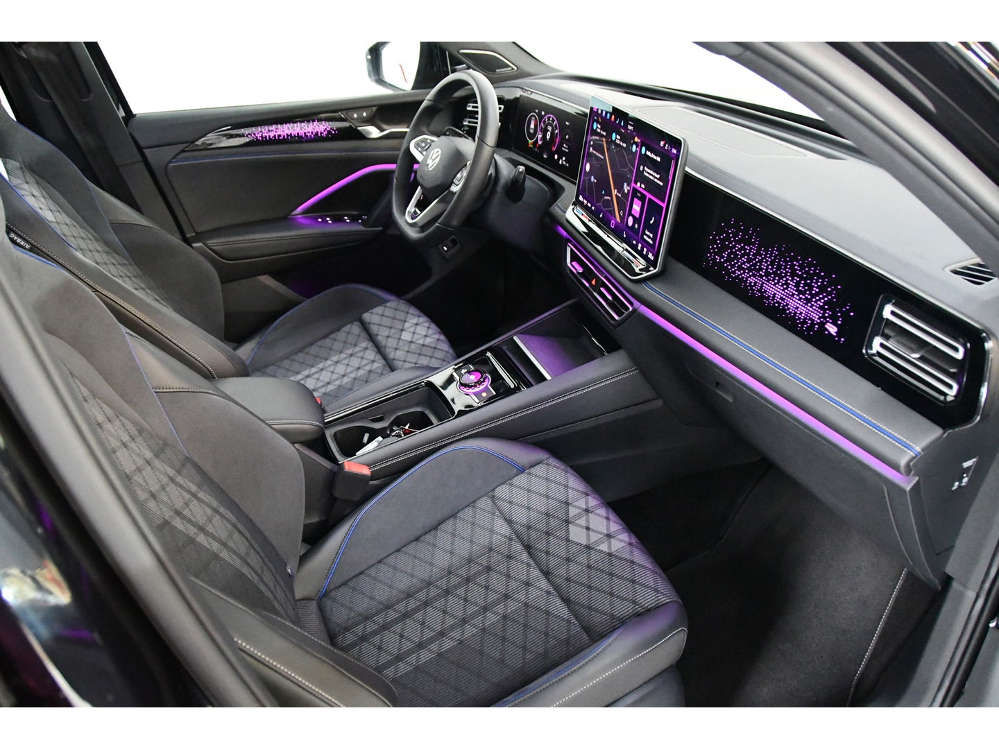 Volkswagen Tiguan 1.5 eTSI R-Line Pano/H&K/Iq-light/HUD/Massage