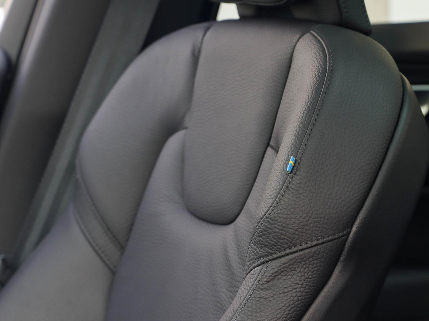 Volvo XC60 T8 AWD Plus Dark 455PK | BLIS | 360 Cam | Memory | Winterpakket