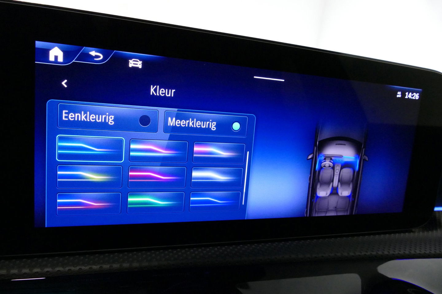 Mercedes-Benz A-Klasse 200 AMG Line / Facelift / A45 AMG Diffuser / Panamericana Grill / Panoramadak / Elektr. verstelbare voorstoelen + memory / Ambienteverlichting / Apple Carplay - Andriod Auto / Adaptief onderstel AMG / Head-up display / Rondomzicht camera / Multibeam LED /