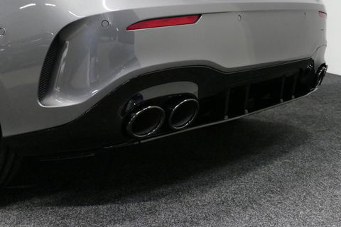 Mercedes-Benz A-Klasse 200 AMG Line / Facelift / A45 AMG Diffuser / Panamericana Grill / Panoramadak / Elektr. verstelbare voorstoelen + memory / Ambienteverlichting / Apple Carplay - Andriod Auto / Adaptief onderstel AMG / Head-up display / Rondomzicht camera / Multibeam LED /