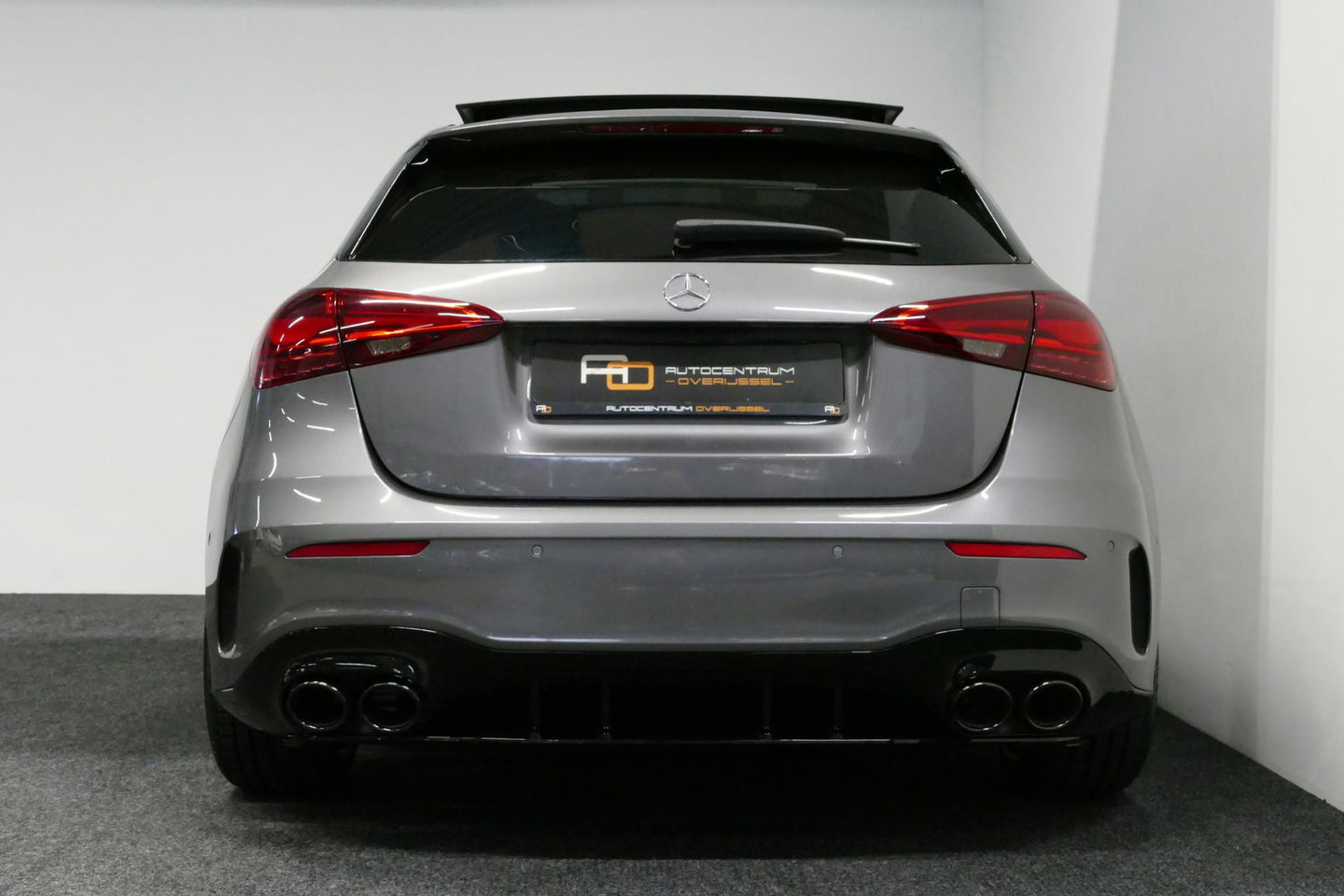 Mercedes-Benz A-Klasse 200 AMG Line / Facelift / A45 AMG Diffuser / Panamericana Grill / Panoramadak / Elektr. verstelbare voorstoelen + memory / Ambienteverlichting / Apple Carplay - Andriod Auto / Adaptief onderstel AMG / Head-up display / Rondomzicht camera / Multibeam LED /