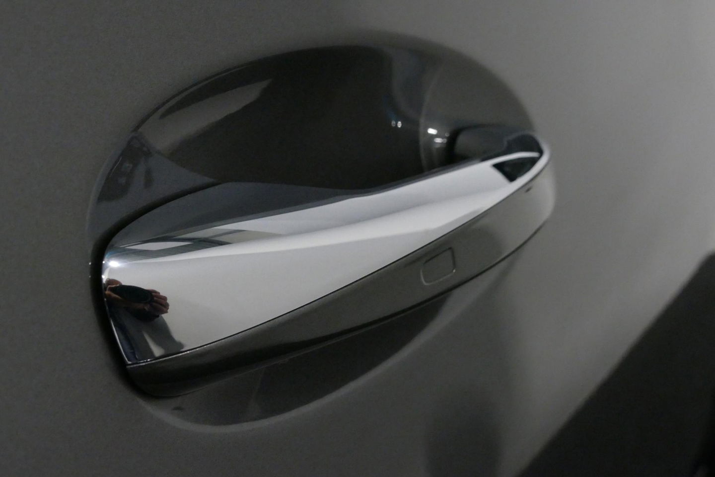 Mercedes-Benz A-Klasse 200 AMG Line / Facelift / A45 AMG Diffuser / Panamericana Grill / Panoramadak / Elektr. verstelbare voorstoelen + memory / Ambienteverlichting / Apple Carplay - Andriod Auto / Adaptief onderstel AMG / Head-up display / Rondomzicht camera / Multibeam LED /