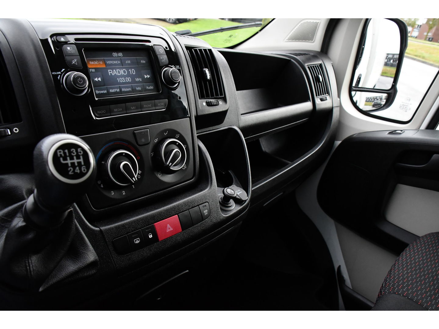 Citroën Jumper 35 2.0 BlueHDi L4 Bakwagen Cruise, NAVI, 165PK, Laadklep, Airco, Uniek!